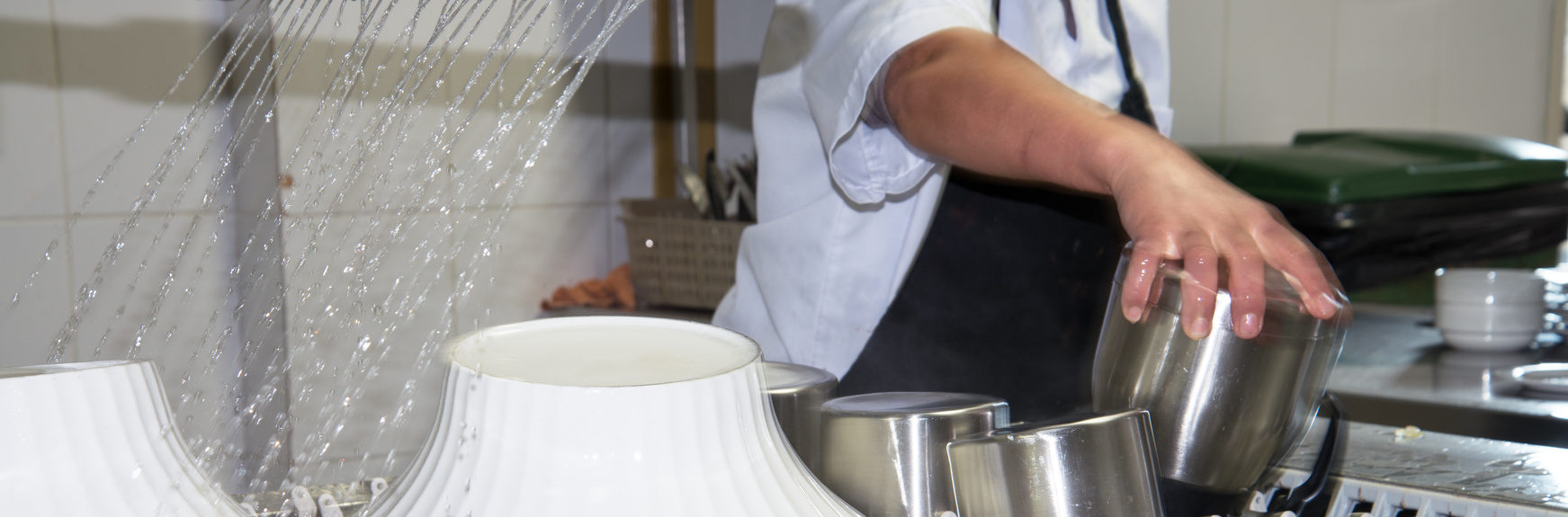Küchenreinigung durch die Ö&I Clean GmbH. Spülküchendienst und Stewardingservice auf höchstem Niveau.